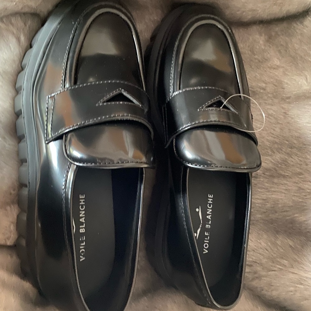 Size 8 Viole Blanche Loafers